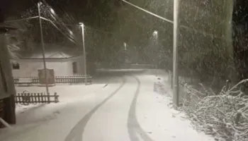 Përfshihen nga dëbora zonat malore të Elbasanit, intensiteti i lartë edhe në fshatrat e Librazhdit