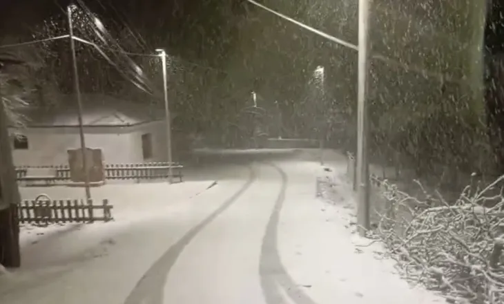 Përfshihen nga dëbora zonat malore të Elbasanit, intensiteti i lartë edhe në fshatrat e Librazhdit