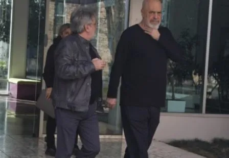 Përfundon mbledhja e Kryesisë së PS, mori pjesë edhe Belinda Balluku! Takimi zgjat vetëm 30 minuta