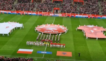 Përfundon pjesa e parë/ Arbër Hoxha, goli historik në Poloni (0-1)