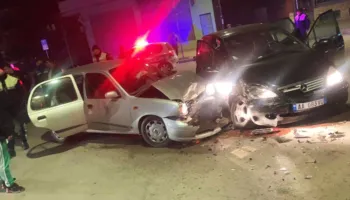 Përplasen dy automjete, dy fëmijë transportohen në spital