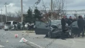 Përplasen rëndë dy makina në aksin Korçë-Maliq, dërgohet me urgjencë në spital njëri prej shoferëve