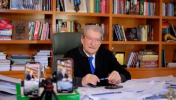 Përplasje në selinë e PD, ndërhyn Berisha për të ulur tonet