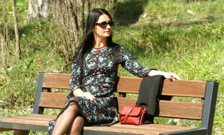 “Përqafim jetësor”, poezi nga Arjola Kondakçiu