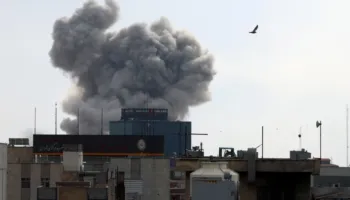 Përshkallëzohet tensioni në Lindjen e Mesme, sulme me dronë dhe raketa ndaj bazave ushtarake dhe energjetike