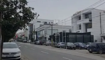 Plagosja e 18-vjeçares në hotelin në Sauk, arrestohen babai dhe kushëriri i partnerit të saj