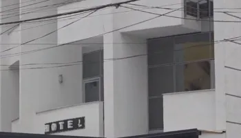 Plagosja e 18-vjeçares te ‘Gjuta” në Sauk, arrestohen babai dhe kushëriri i të dashurit të saj (EMRAT)