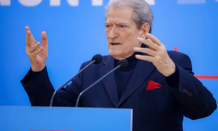 “Po tenton të blejë shtetësi në Serbi”, Sali Berisha akuzon Belinda Ballukun: Qytetari digjital më ka informuar