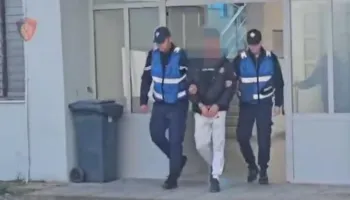 Po transportonte 5 emigrantë të paligjshëm në drejtim të Tiranës, arrestohet 23-vjeçari në Gjirokastër