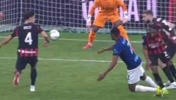 Polemikat në derbin e Madoninës/ Prekja me dorë e Riccit, AIA dhe Rocchi i dalin në mbrojtje arbitrit: Ja tre arsyet pse nuk ishte penallti