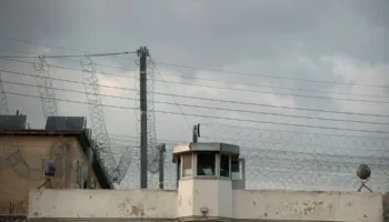 Policia sulmon qelitë e shqiptarëve në Koridhalos, ja çfarë u gjet brenda