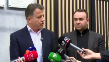 “Populli opozitar do të japë verdiktin për…”/ Noka takon protestuesit e arrestuar: Pushteti i horrave do marrë fund