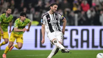 Portieri shqiptar, Muriç i mohon fitoren Juventusit përballë Sassuolos