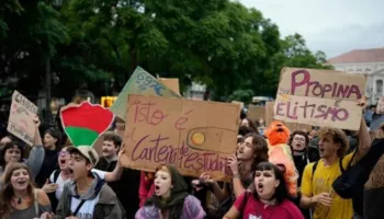 Portugali: Studentët protestojnë për kushte më të mira dhe kundër tarifave të shkollimit