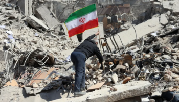 “Postblloqe dhe radhë për bukë…”, frikë në Iran teksa sulmet SHBA-Izrael intensifikohen