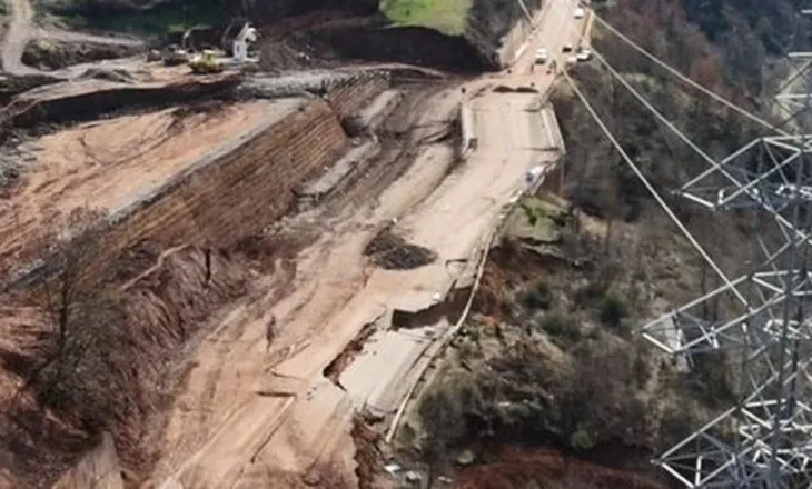 Prej 10 ditësh e bllokuar! Rruga alternative Librazhd-Prrenjas hapet nesër në orën 12:00