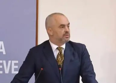 “Prej 13 vitesh dëgjojmë ‘burg’ për qytetarët”, deputetja publikon videon me deklaratat e Ramës:S’ka barazi para ligjit