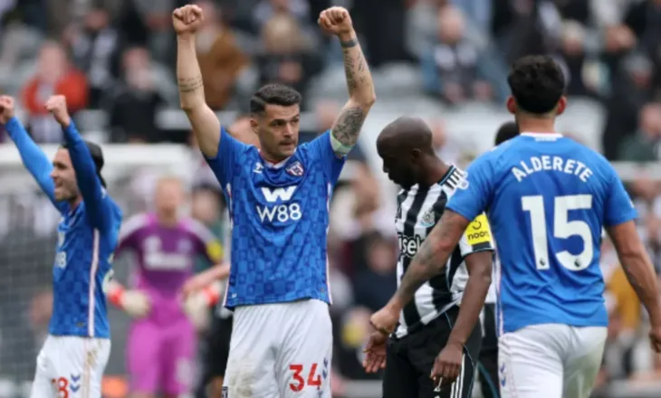 Premier League/Sunderland mposht Newcastle në ‘St.James Park’, Aston Villa i imponohet West Hamit