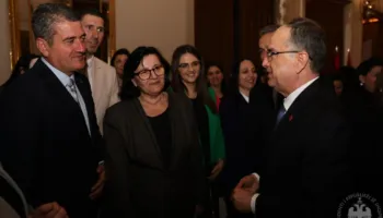 Presidenti Begaj bën bashkë mësuesit shqiptarë nga të gjitha trevat: Jeni garancia se integrimi nuk do të thotë asimilim