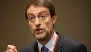 Presidenti Begaj liron nga detyra e ambasadorit Ferit Hoxhën, i hapet rruga dekretimit si Ministër i Jashtëm