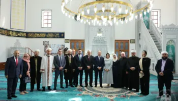 Presidenti feston Fitër Bajramin mes besimtarëve në Golem, uron shqiptarët: Gëzim dhe çdo të mirë