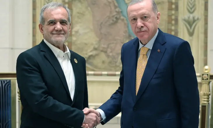 Presidenti iranian merr në telefon Erdoganin, mohon se kanë lëshuar raketa drejt Turqisë