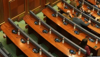 Presidenti të zgjidhet nga populli/ Nis seanca për amendamentet e Osmanit – LVV e LDK pro, PDK kundër! Mungon Lista Serbe