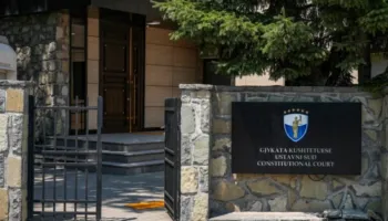 Presidentja shpërndau Parlamentin, Vetëvendosje dërgon në Kushtetuese dekretin e Vjosa Osmanit