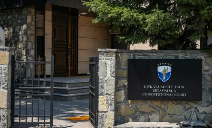 Presidentja shpërndau Parlamentin, Vetëvendosje dërgon në Kushtetuese dekretin e Vjosa Osmanit