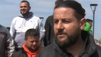 ‘Prodhimet shiten shumë lirë’, fermerët e Dimalit në protestë: Nuk na janë dhënë dëmshpërblimet