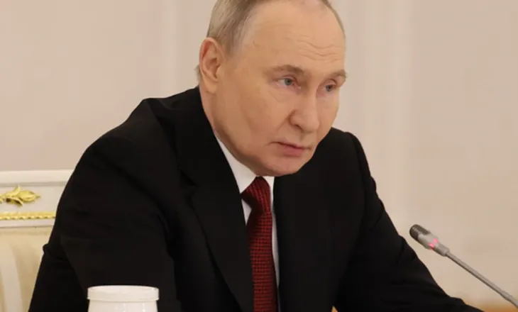 “Prodhimi mund të ndalet plotësisht”! Putin: Rusia gati të furnizojë Europën me naftë dhe gaz