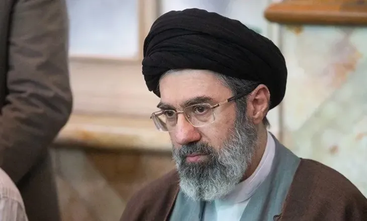 PROFIL/ U zgjodh Lider Suprem i Iranit pas vrasjes së të atit, kush është Mojtaba Khamenei