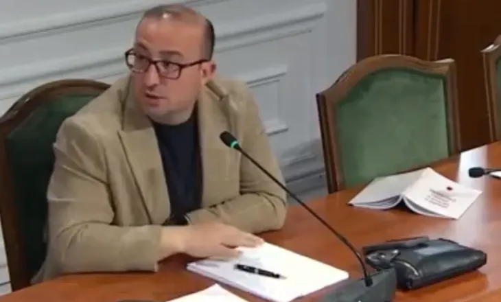 Projektligji për “Sistemin arsimor parauniversitar”/ Korreshi: Janë vënë burrat të lajnë pjatat se gratë në fundjavë do ikin në shkollë!