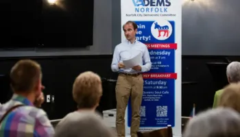 Prokurori i Virxhinias i mbështetur nga Sorosi fajëson politikanët pro armëve për të shtënat në Old Dominion