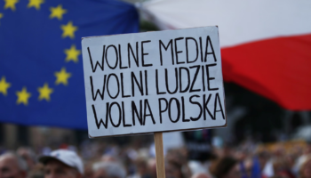 Propagandë?! Pse liderët e djathtë të Evropës janë ‘të nxehur’ me median publike