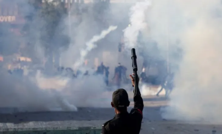 Protesta dhe festa në botë pas sulmeve ndaj Iranit, 23 të vrarë në Pakistan, përplasje pranë konsullatës amerikane