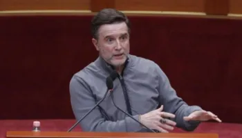 Protesta e dhunshme e PD/ Braçe: Dekori i zjarrit paska qenë me flamuj gjermanë, por Gjermania qenka kundër