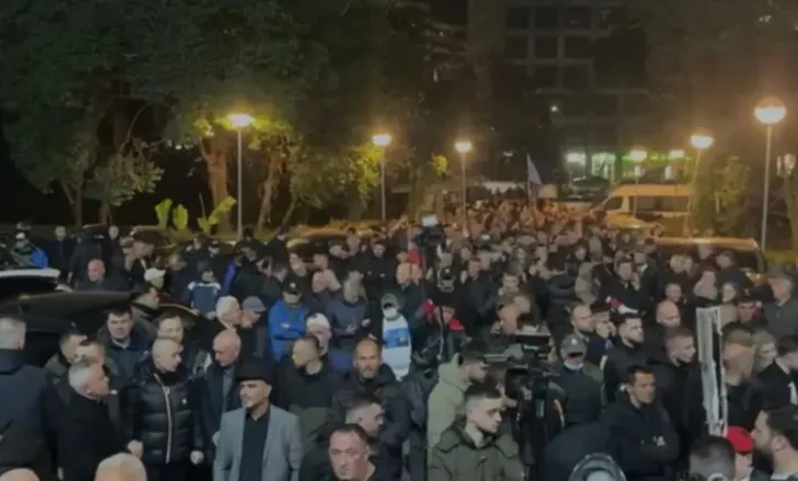 Protesta e opozitës, Hoxha: PD duhet të rrijë çdo natë para Kryeministrisë