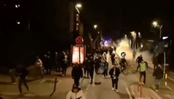 Protesta e opozitës, Policia: 6 efektivë të lënduar, 20 qytetarë të shoqëruar