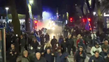 Protesta e opozitës, Policia: 6 efektivë të lënduar po marrin mjekim