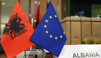 Protesta e opozitës/ Reagon Delegacioni i BE: Përdorimi i dhunës s’mund të justifikohet, të gjithë…