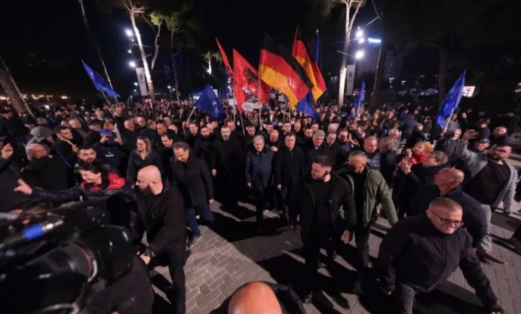 Protesta e opozitës, REL: Policia shqiptare hodhi ujë e gaz lotsjellës ndaj qytetarëve