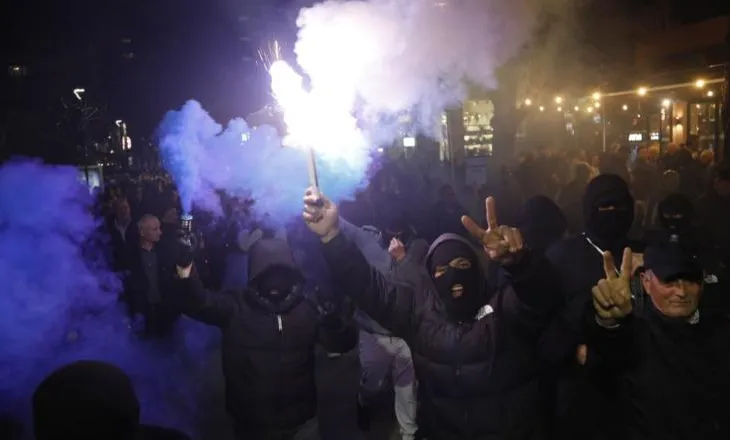 Protesta e PD/ 15 të arrestuar, mes të shoqëruarve edhe të mitur, lihen të lirë