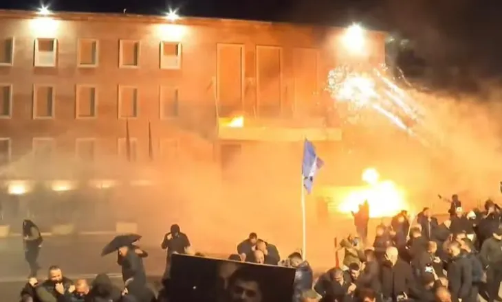 Protesta e PD, ministri Gogu: Flakët dhe molotovët po ngadalësojnë hapin drejt BE-së