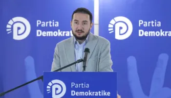 Protesta e PD/ Salianji ‘thumbon’ Berishën: Lidershipi premtoi rrëzimin e Ramës, por pamë vetëm xhiro në bulevard