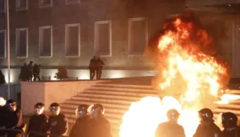 Protesta kombëtare e PD/ Policia njoftim zyrtar: 4 në pranga, procedohet deputeti Klevis Balliu