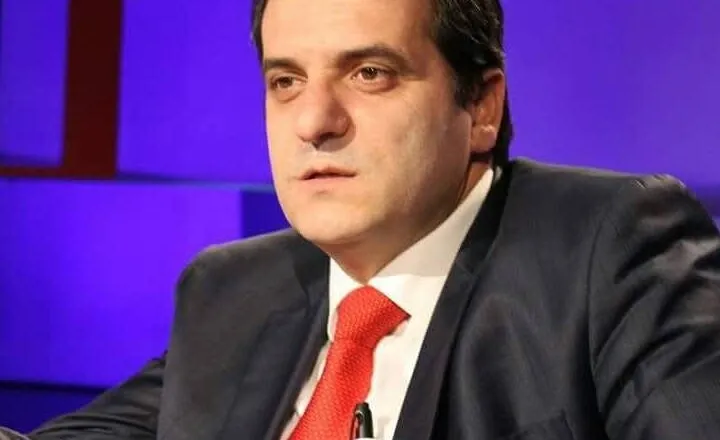 Protesta/ Si Koçiut të narcoRamës i del Mafia, momenti më i mirë..