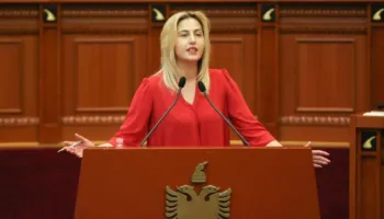 Protestat e PD, Zhupa për molotovët: Kanë qenë figurative! Nuk përjashtojmë asnjë skenar