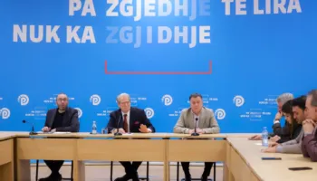 Protestë e dyfishtë në parlament, Berisha: Rama do të shpëtojë Ballukun nga arrestimi për të mbrojtur veten