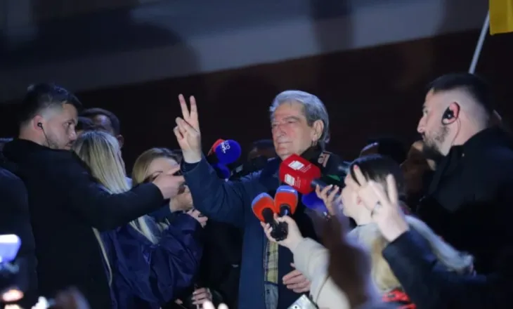 Protestues të lënduar në tubim, Berisha nga spitali: Demonstruesin nga Berati e goditën, do të mbajnë përgjegjësi për dhunën ndaj tyre